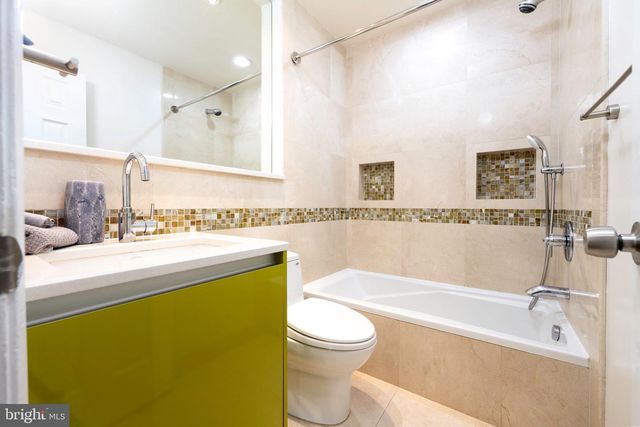 6905 BREEZEWOOD TER #., North Bethesda, MD 20852