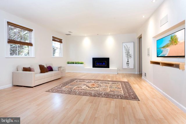 6905 BREEZEWOOD TER #., North Bethesda, MD 20852