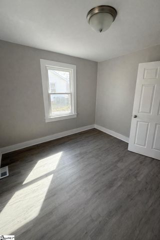 526 Church Street, Laurens, SC 29360