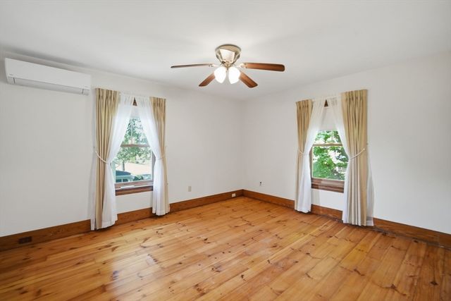 41 Cottage St, Amherst, MA 01002