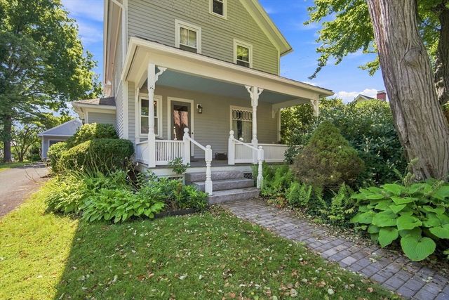 41 Cottage St, Amherst, MA 01002