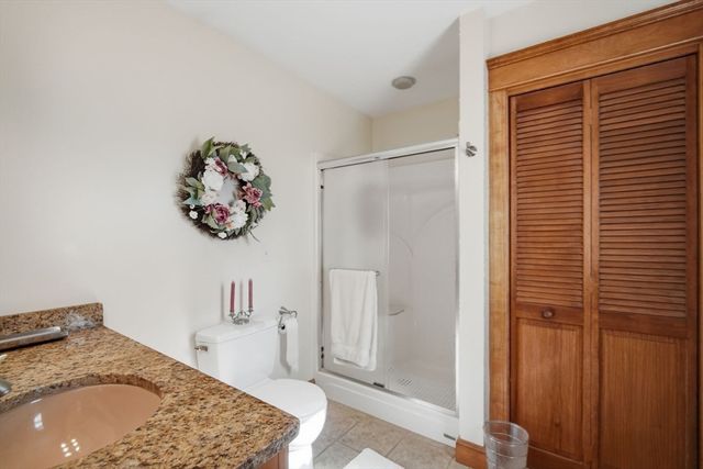 41 Cottage St, Amherst, MA 01002
