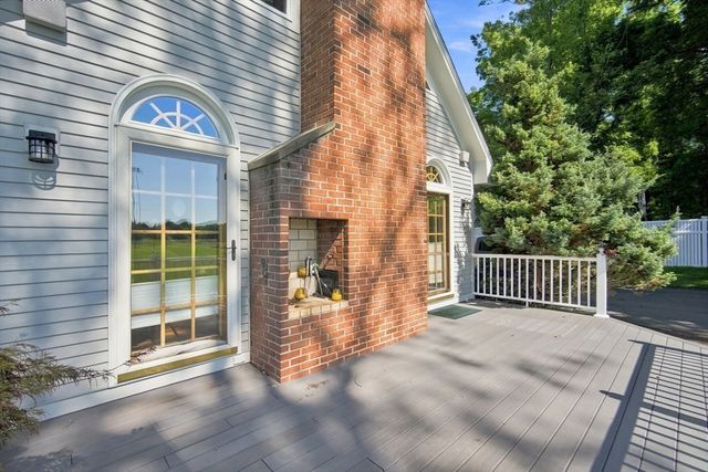 41 Cottage St, Amherst, MA 01002
