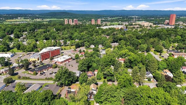41 Cottage St, Amherst, MA 01002