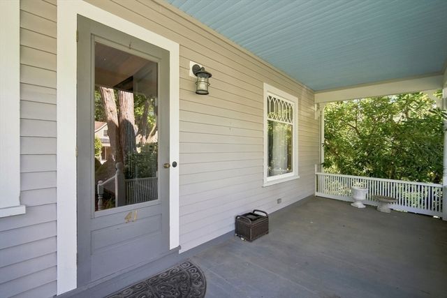 41 Cottage St, Amherst, MA 01002