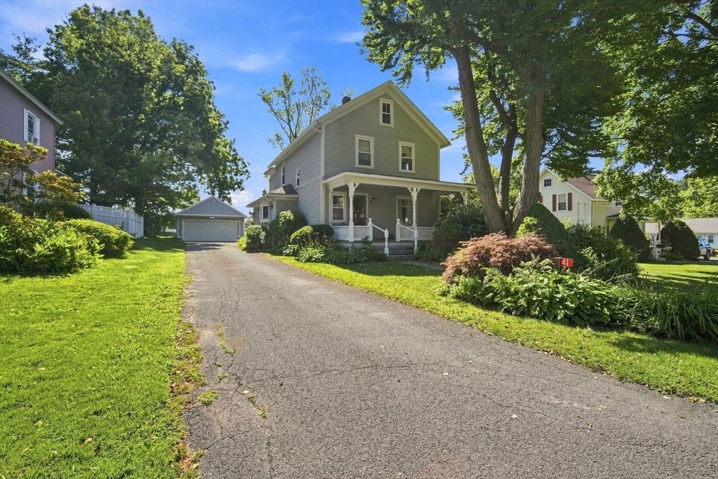 41 Cottage St, Amherst, MA 01002