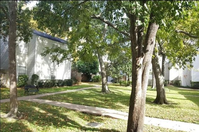 9809 Richmond Avenue F14, Houston, TX 77042