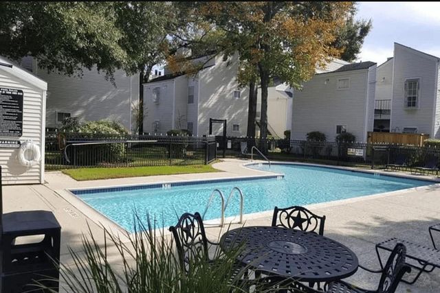 9809 Richmond Avenue F14, Houston, TX 77042