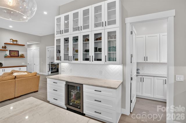 422 Ascension Valley, Horse Shoe, NC 28742