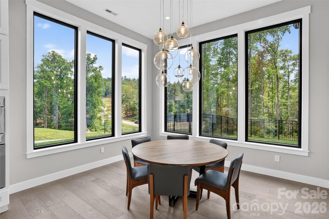 422 Ascension Valley, Horse Shoe, NC 28742