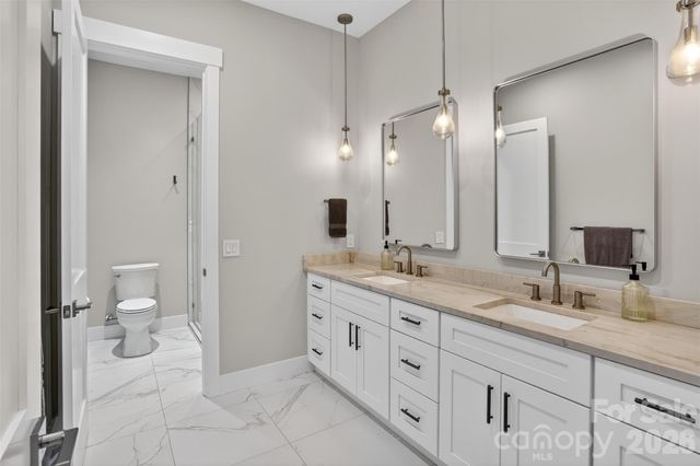 422 Ascension Valley, Horse Shoe, NC 28742
