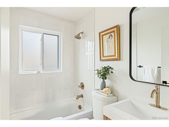 754 Dahlia St, Denver, CO 80220