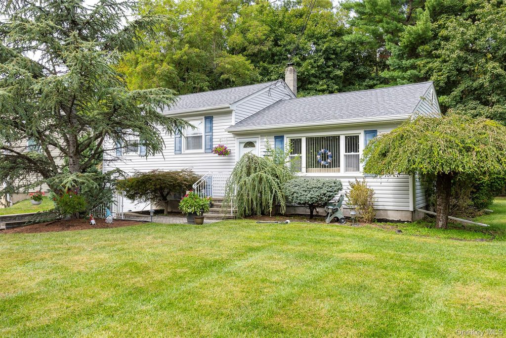 26 Hampton Road, Poughkeepsie, NY 12603