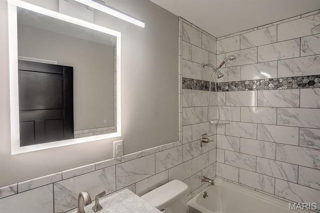 2400 Alby Street, Alton, IL 62002