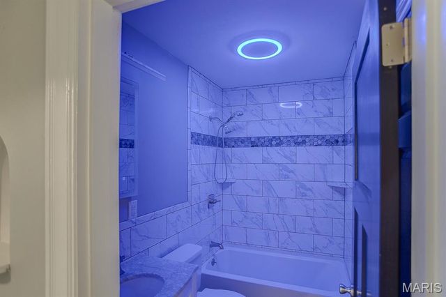 2400 Alby Street, Alton, IL 62002