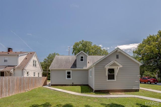 2400 Alby Street, Alton, IL 62002