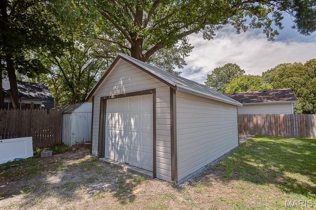 2400 Alby Street, Alton, IL 62002