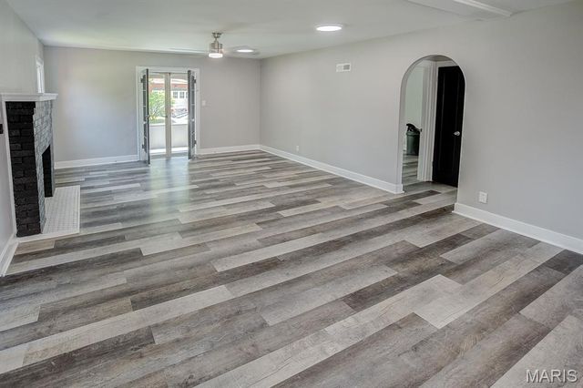 2400 Alby Street, Alton, IL 62002