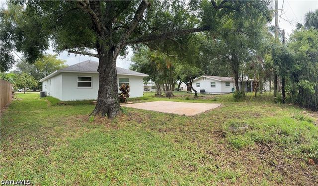 2826 West RD, Fort Myers, FL 33905