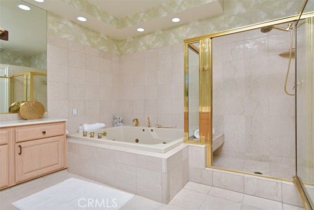 5070 Avenida Oriente, Tarzana (los Angeles), CA 91356