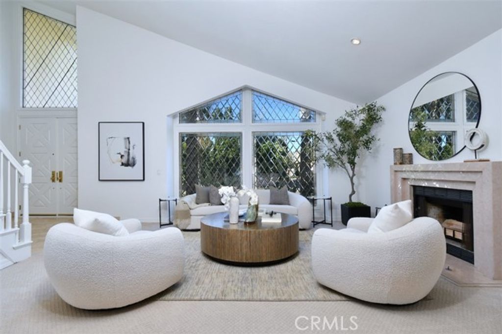 5070 Avenida Oriente, Tarzana (los Angeles), CA 91356