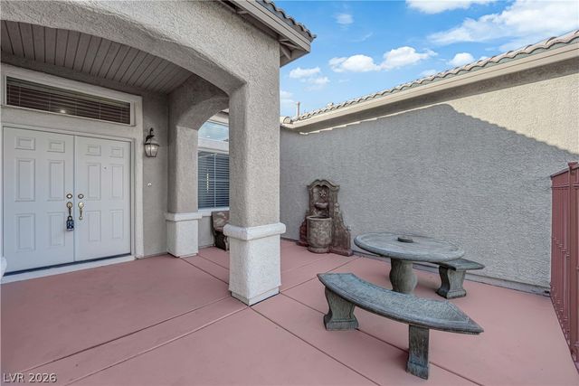 745 Diamond Bend Avenue, Las Vegas, NV 89123