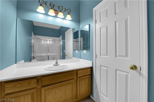 745 Diamond Bend Avenue, Las Vegas, NV 89123