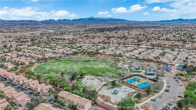 745 Diamond Bend Avenue, Las Vegas, NV 89123