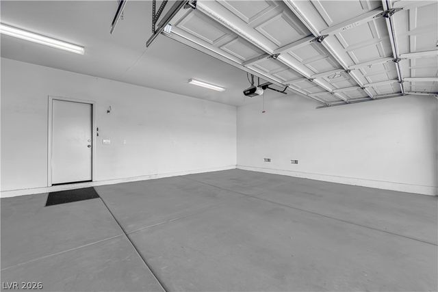 745 Diamond Bend Avenue, Las Vegas, NV 89123