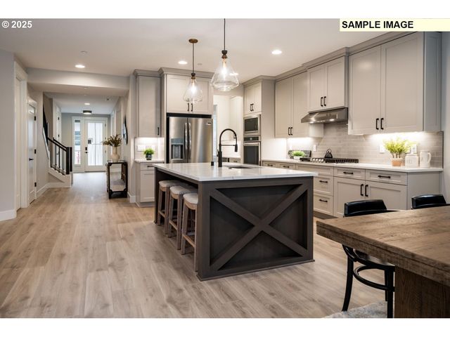 1205 S MOUNTAIN Pl, Ridgefield, WA 98642