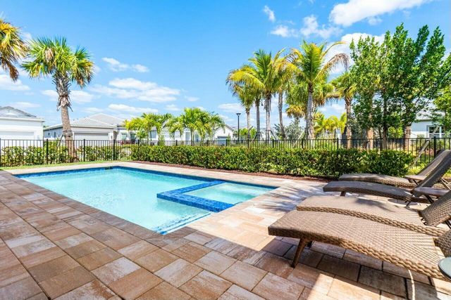 10361 Northbrook Circle, Palm Beach Gardens, FL 33412