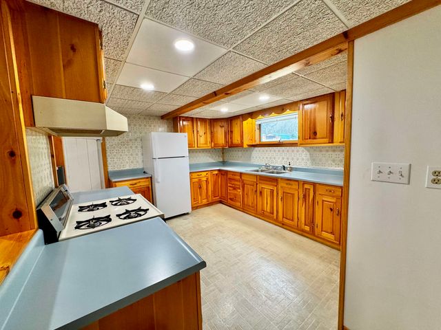 177 VT Route 14, Sharon, VT 05065