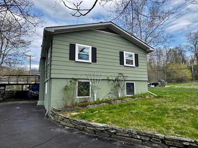 177 VT Route 14, Sharon, VT 05065