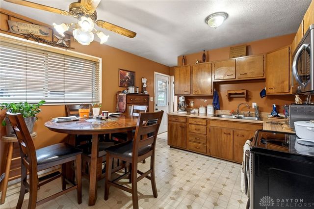 300 Randy Drive, West Carrollton, OH 45449