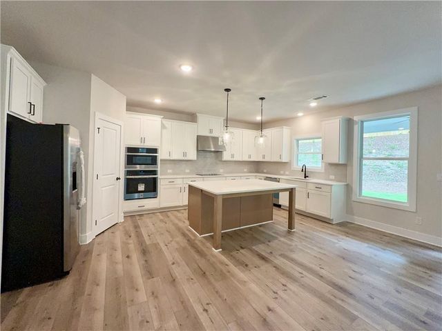 4271 Shirebrook Trail, Hoschton, GA 30548