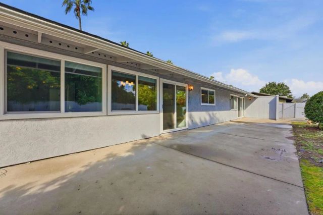 9490 Loren Drive, La Mesa, CA 91942