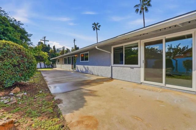 9490 Loren Drive, La Mesa, CA 91942
