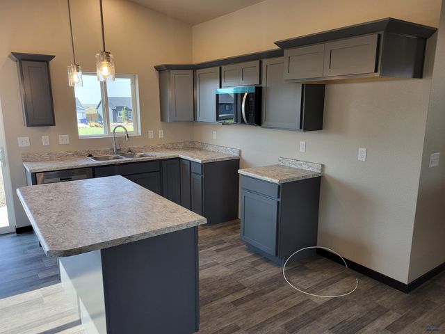 1124 COBALT DR, Rapid City, SD 57701