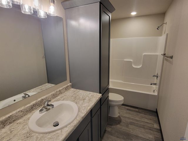 1124 COBALT DR, Rapid City, SD 57701