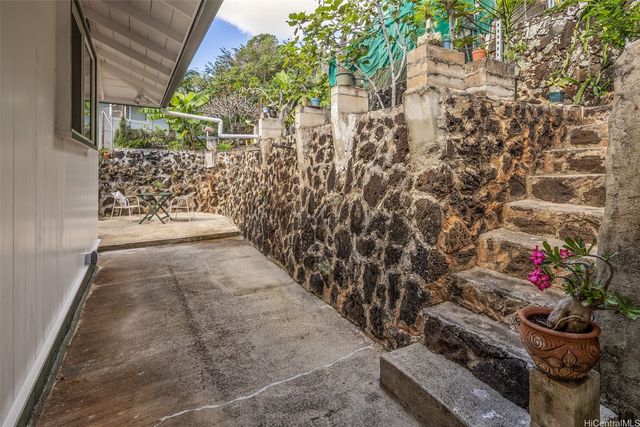 1952 Bertram Street, Honolulu, HI 96816