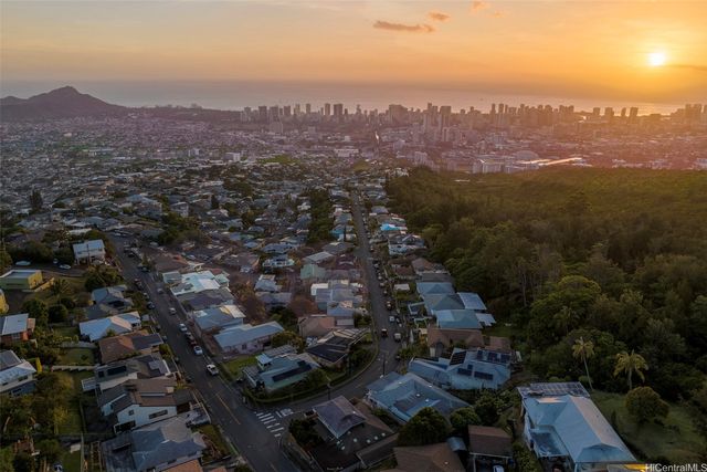 1952 Bertram Street, Honolulu, HI 96816