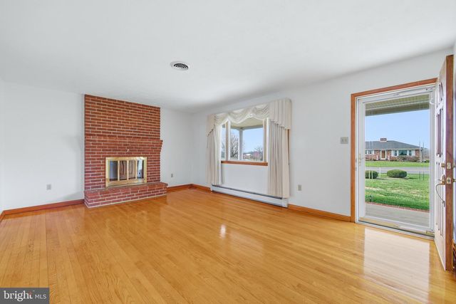 1665 STONEBURNER RD, Edinburg, VA 22824