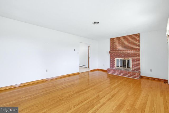 1665 STONEBURNER RD, Edinburg, VA 22824