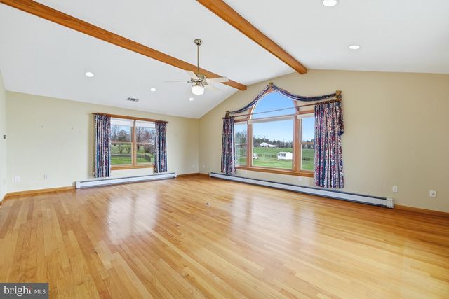 1665 STONEBURNER RD, Edinburg, VA 22824