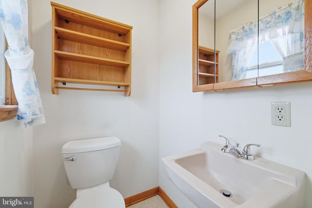 1665 STONEBURNER RD, Edinburg, VA 22824