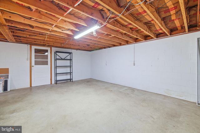 1665 STONEBURNER RD, Edinburg, VA 22824