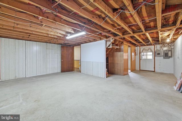 1665 STONEBURNER RD, Edinburg, VA 22824