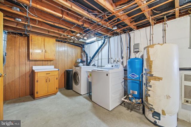 1665 STONEBURNER RD, Edinburg, VA 22824