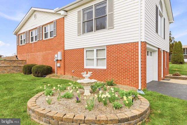 1665 STONEBURNER RD, Edinburg, VA 22824