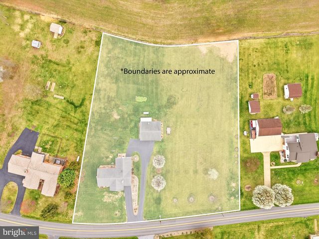 1665 STONEBURNER RD, Edinburg, VA 22824